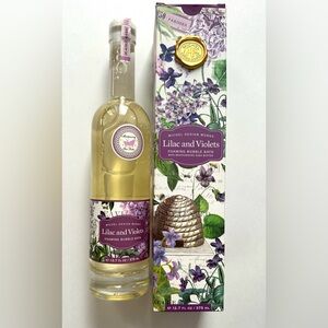 Michel Design Works NIB Lilac and Violets
NWT
Foaming Bubble Bath 12.7 FL OZ
